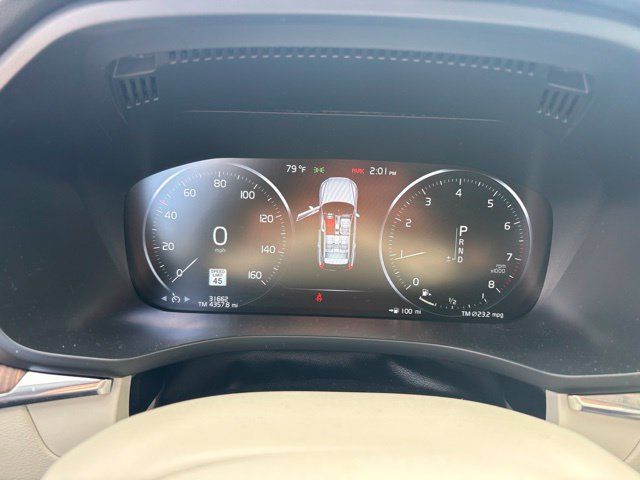Used 2021 Volvo XC60 T6 Momentum w/ Premium Package AWD/4WD image 6