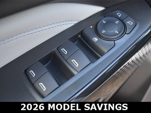 New 2025 Chevrolet Trax LT w/ Sunroof Package image 19