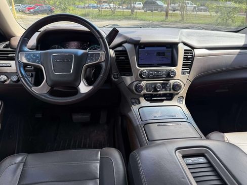 Used 2018 GMC Yukon XL Denali w/ Denali Ultimate Package AWD/4WD image 12
