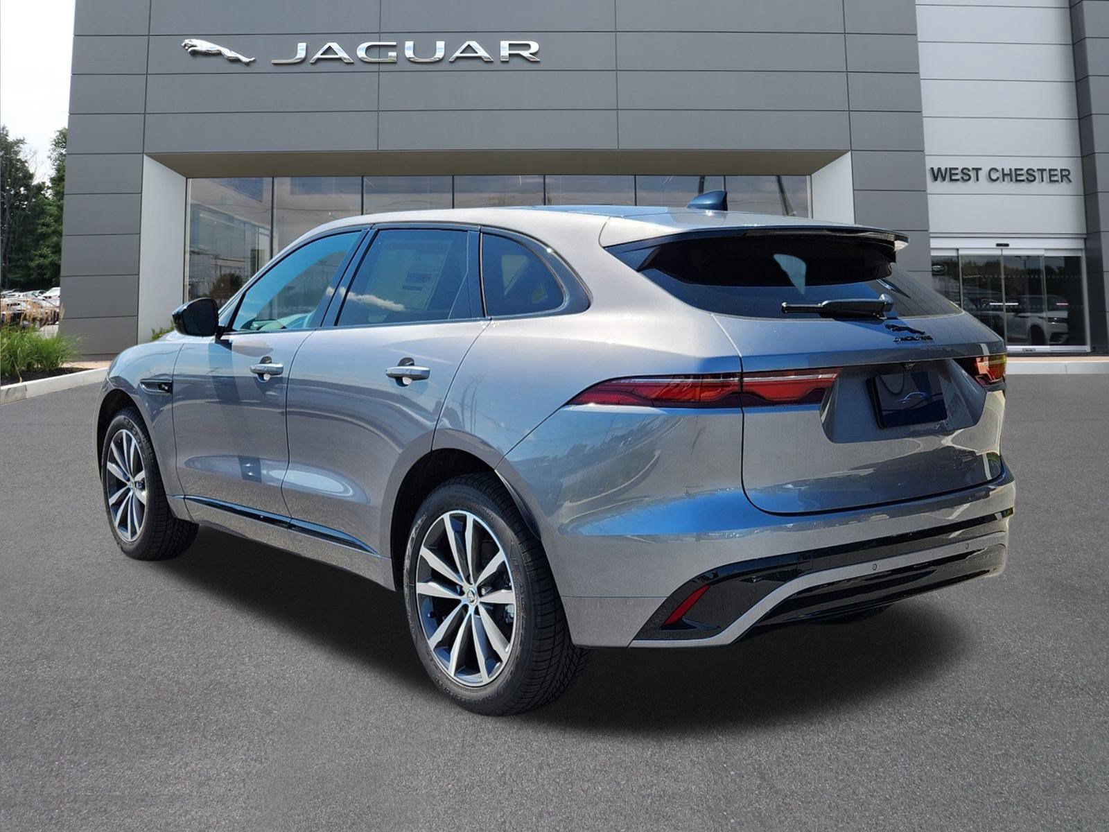Used 2025 Jaguar F-PACE R-Dynamic S AWD/4WD image 3
