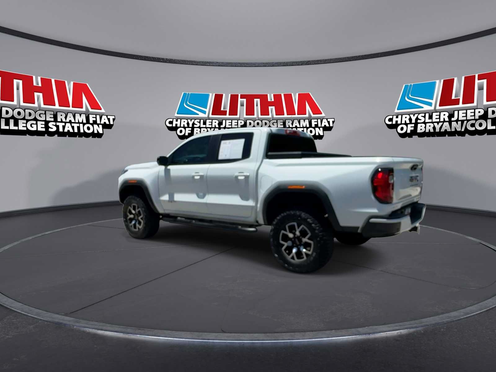 Used 2024 GMC Canyon AT4X AWD/4WD image 6