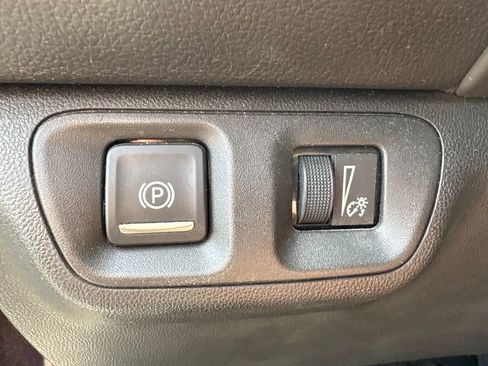 Used 2018 GMC Acadia SLT AWD/4WD image 15