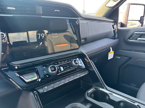 New 2026 GMC Sierra 2500 AT4 w/ AT4 Premium Plus Package AWD/4WD image 19