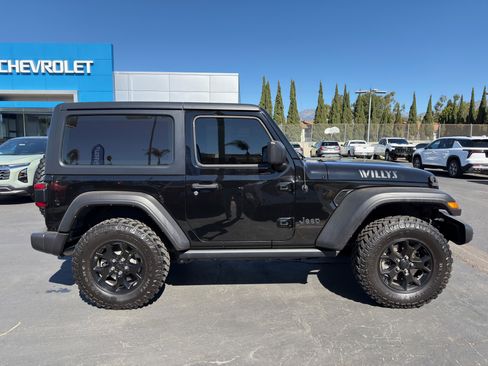 Used 2021 Jeep Wrangler Willys image 9