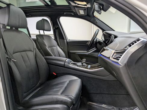Used 2021 BMW X5 xDrive40i w/ M Sport Package image 28