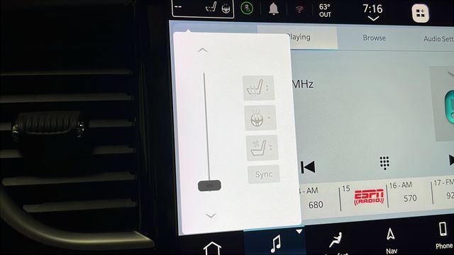 Used 2023 Chrysler Pacifica Pinnacle FWD image 30