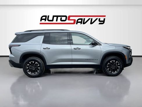 Used 2025 Chevrolet Traverse Z71 w/ LPO, Floor Liner Package AWD/4WD image 8
