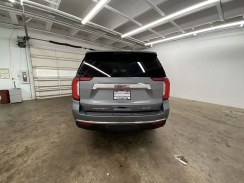 Used 2021 GMC Yukon XL SLT w/ SLT Luxury Plus Package image 5