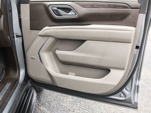 Used 2022 Chevrolet Tahoe LT w/ Luxury Package image 46