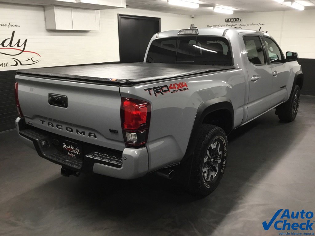 Used 2018 Toyota Tacoma TRD Off-Road w/ Technology Package AWD/4WD image 11