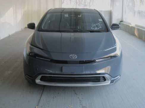 New 2026 Toyota Prius SE image 3
