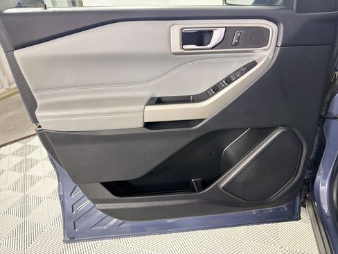 Used 2021 Ford Explorer XLT w/ Equipment Group 202A image 13