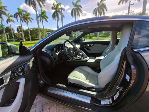 Used 2016 Jaguar F-TYPE Coupe RWD image 5