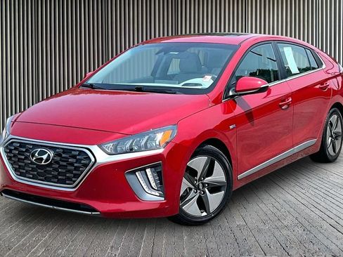 Used 2020 Hyundai Ioniq SEL FWD image 12