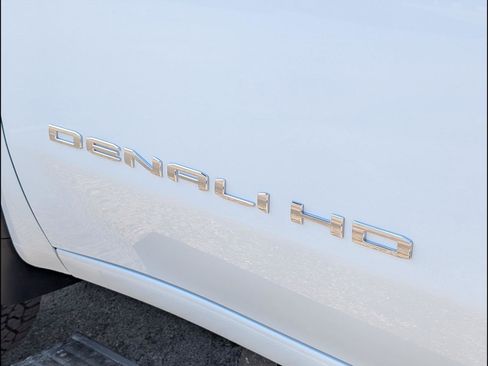 New 2026 GMC Sierra 2500 Denali w/ Denali Reserve Package AWD/4WD image 17