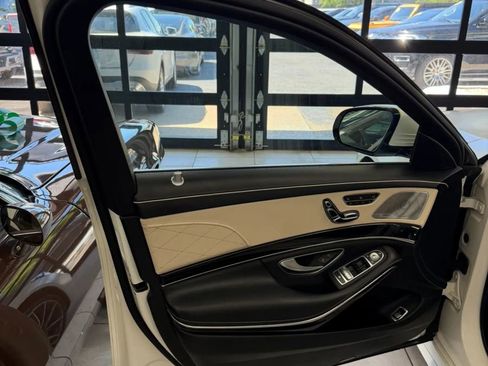 Used 2019 Mercedes-Benz S 560 Sedan image 25