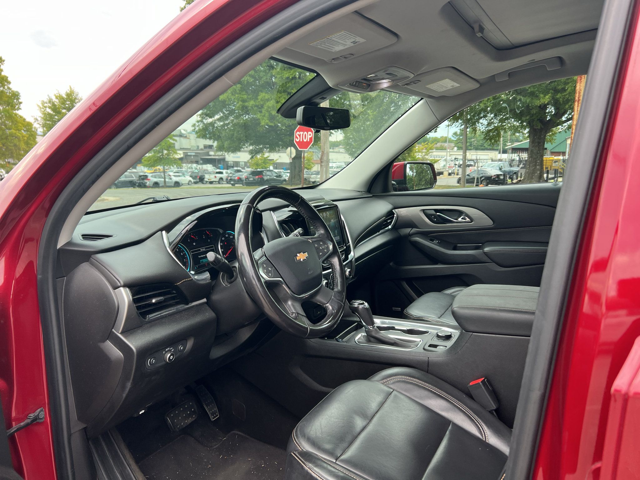 Used 2019 Chevrolet Traverse LT w/ LT Premium Package AWD/4WD image 13