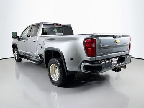 Used 2024 Chevrolet Silverado 3500 High Country w/ High Country Premium Package AWD/4WD image 6