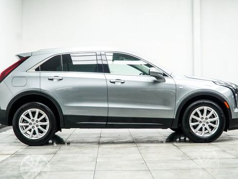 Used 2023 Cadillac XT4 Luxury w/ Cold Weather Package FWD image 6
