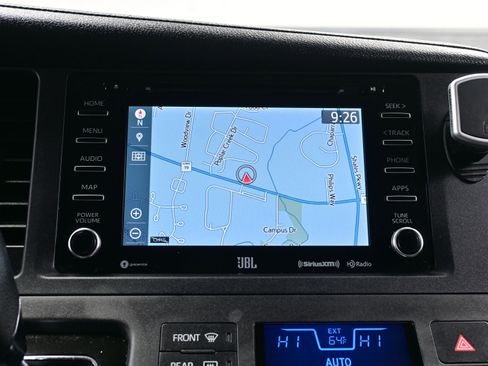 Used 2019 Toyota Sienna SE w/ SE Preferred Package image 20