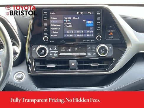 Used 2021 Toyota Highlander XLE AWD/4WD image 15