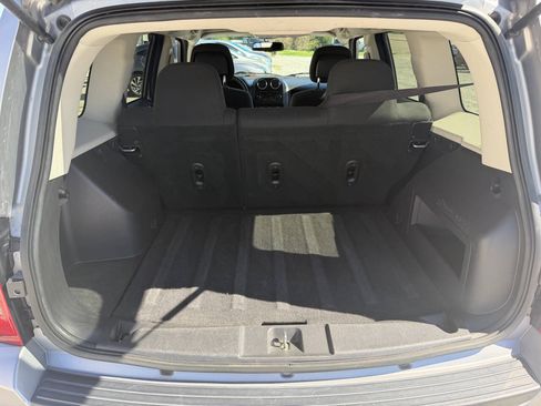 Used 2016 Jeep Patriot Latitude AWD/4WD image 17