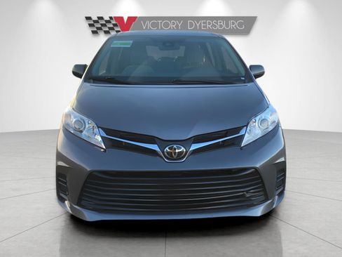 Used 2020 Toyota Sienna LE image 3