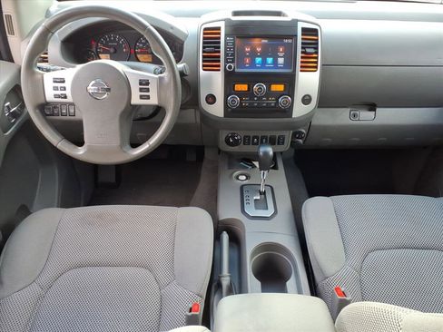 Used 2021 Nissan Frontier SV w/ Midnight Edition Floor Mats image 15