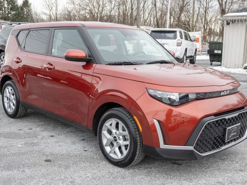 Used 2024 Kia Soul LX w/ Option Group 015 image 3