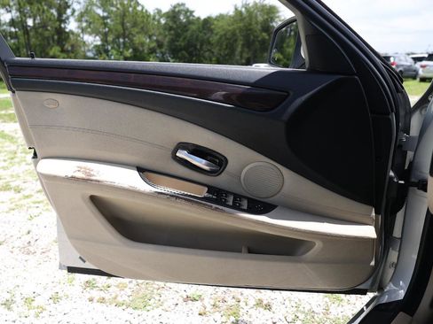 Used 2010 BMW 528i Sedan RWD image 40