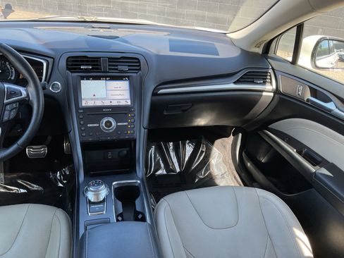 Used 2017 Ford Fusion Energi Titanium FWD image 16