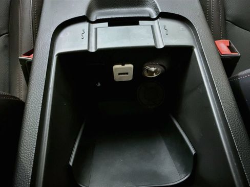 Used 2016 Chevrolet SS RWD image 18
