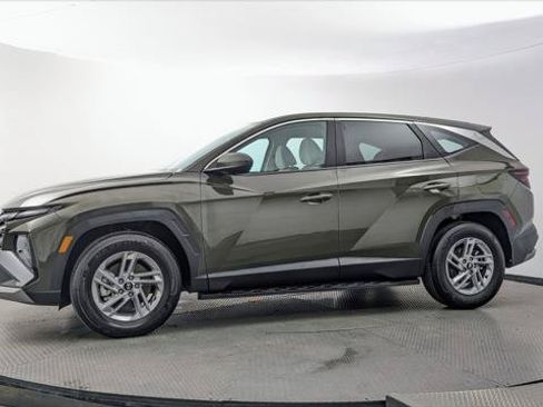 Used 2025 Hyundai Tucson SE FWD image 3