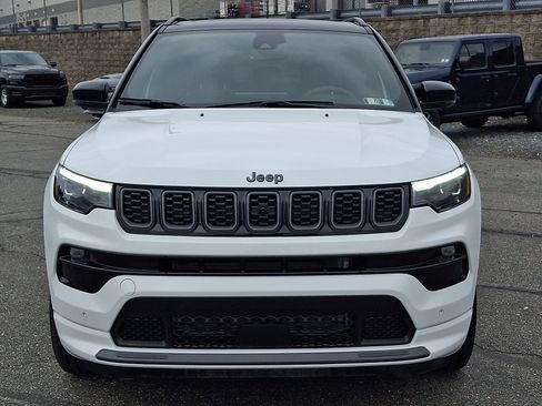 Used 2025 Jeep Compass Limited w/ Driver Assist Group I AWD/4WD image 2