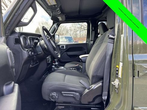 Used 2023 Jeep Gladiator Sport image 6