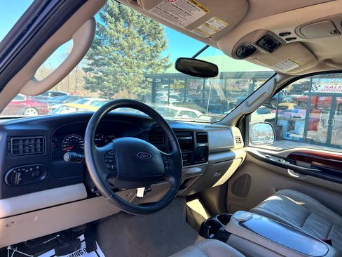Used 2005 Ford Excursion Limited image 7