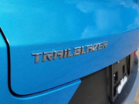 Used 2025 Chevrolet TrailBlazer LT w/ Driver Confidence Package FWD image 30
