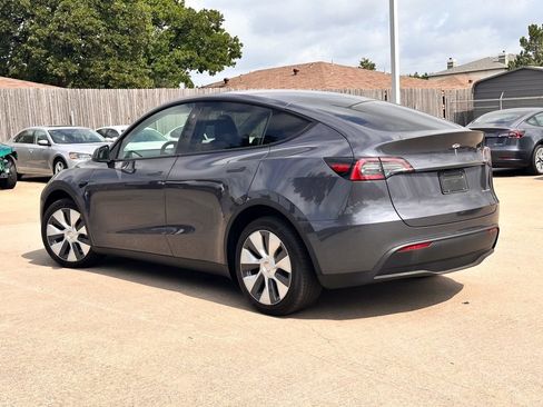 Used 2023 Tesla Model Y Long Range AWD/4WD image 3