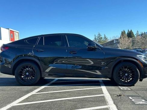 Used 2023 BMW X6 xDrive40i w/ Premium Package image 3