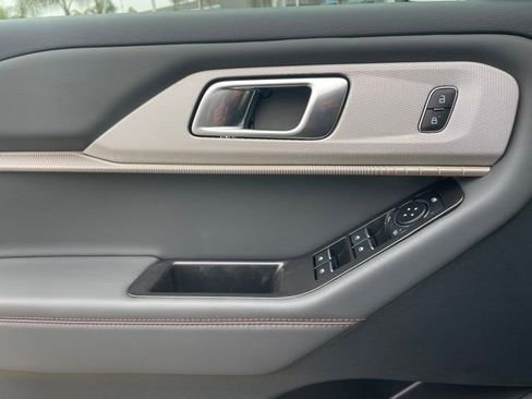 New 2026 Ford Explorer Active image 19