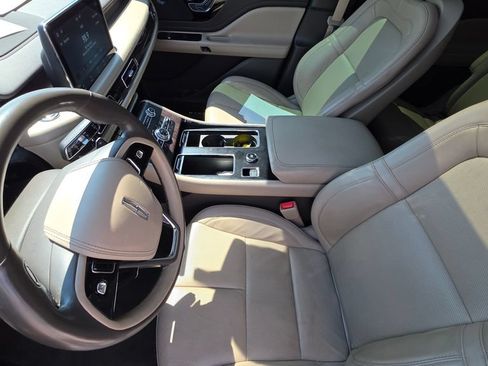 Used 2021 Lincoln Aviator Reserve AWD/4WD image 12