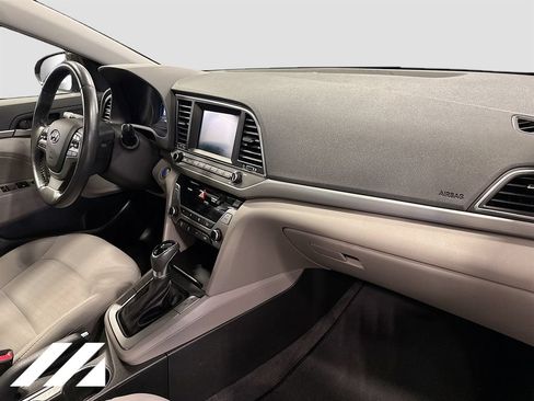 Used 2018 Hyundai Elantra Value Edition FWD image 29