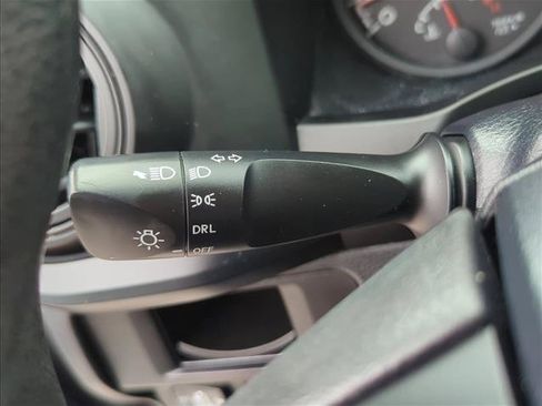 Used 2017 Toyota Tacoma SR RWD image 12
