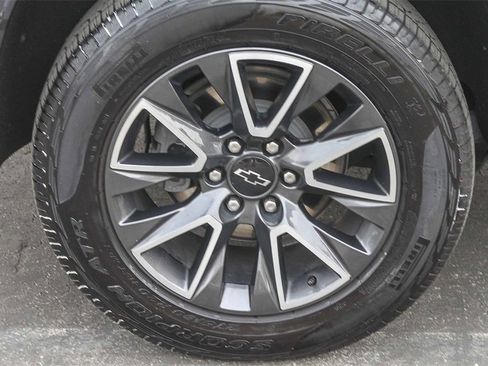 Used 2022 Chevrolet Tahoe Z71 image 13