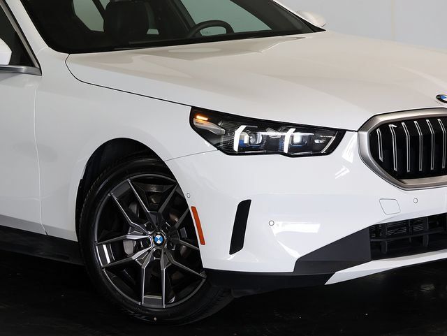 Used 2026 BMW 530i xDrive AWD/4WD image 8