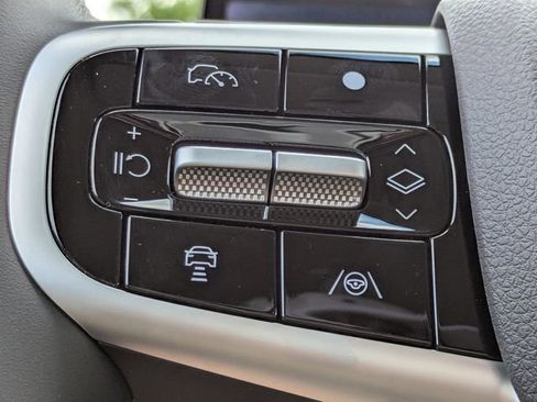 New 2026 Genesis GV70 2.5T Select AWD/4WD image 19