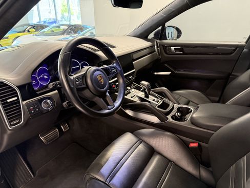 Used 2022 Porsche Cayenne Turbo GT AWD/4WD image 11