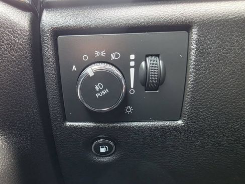 Used 2017 Jeep Grand Cherokee Limited AWD/4WD image 33
