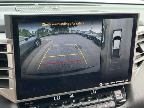 Used 2023 Toyota Tundra Limited RWD image 4