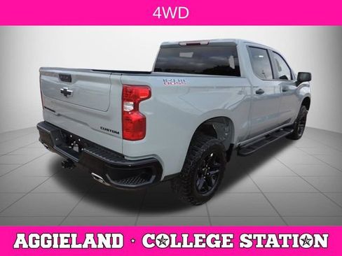 Used 2024 Chevrolet Silverado 1500 Custom Trail Boss w/ LPO, Dark Essentials Package image 4